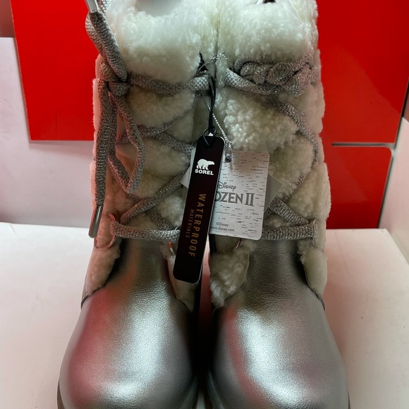 BNIB Sorel Disney Frozen Collection Silver - Picture 5 of 9